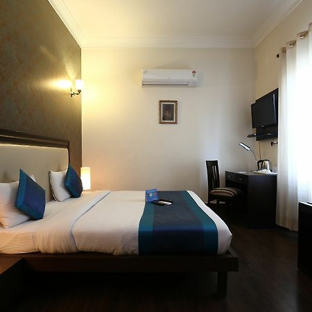 Fabhotel Aashray Nehru Place Yeni Delhi Dış mekan fotoğraf