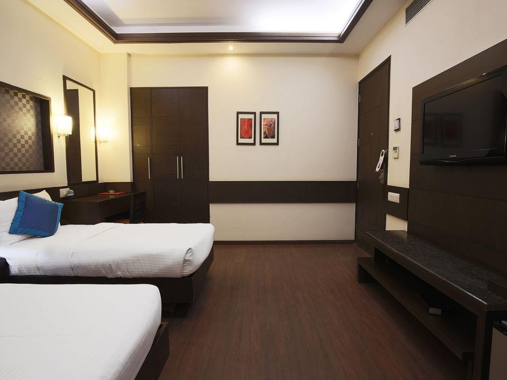 Fabhotel Aashray Nehru Place Yeni Delhi Dış mekan fotoğraf