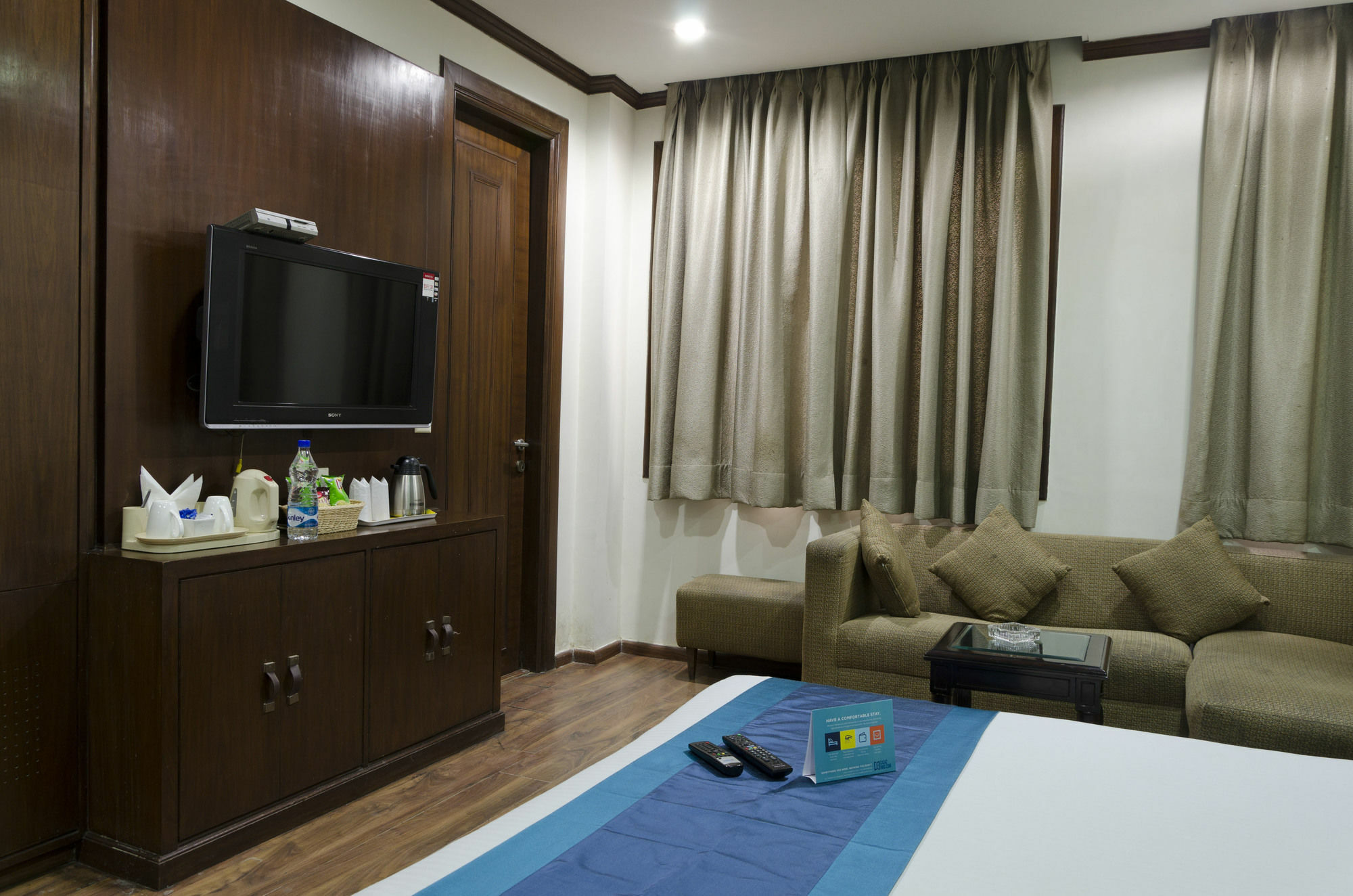 Fabhotel Aashray Nehru Place Yeni Delhi Dış mekan fotoğraf