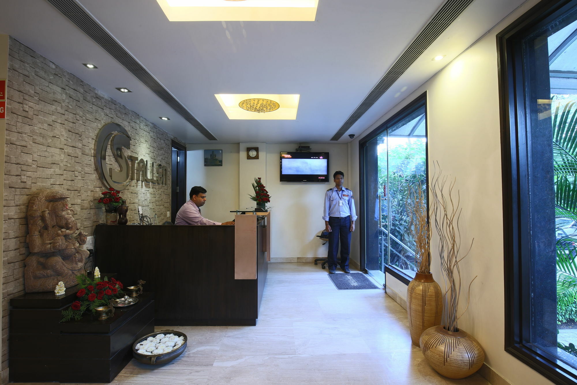 Fabhotel Aashray Nehru Place Yeni Delhi Dış mekan fotoğraf